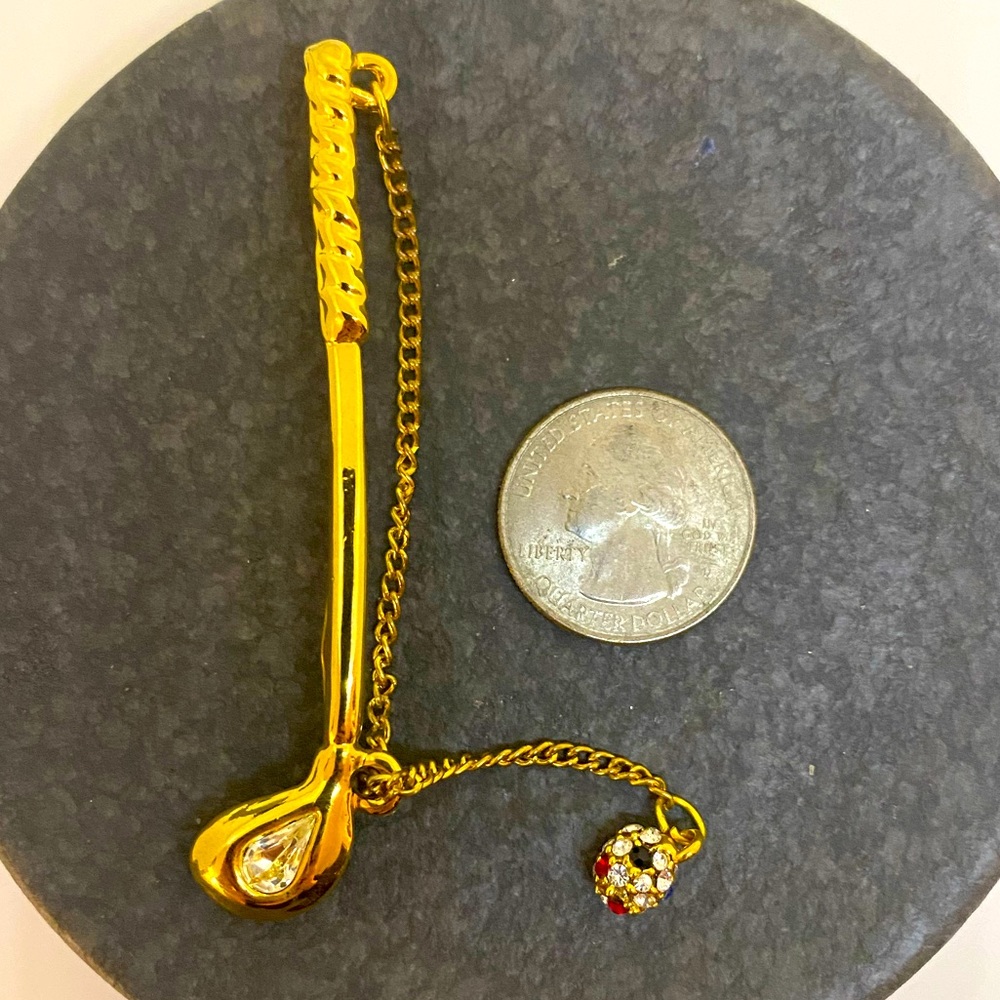 Vintage Golf Club & Dangling Golf Ball Brooch